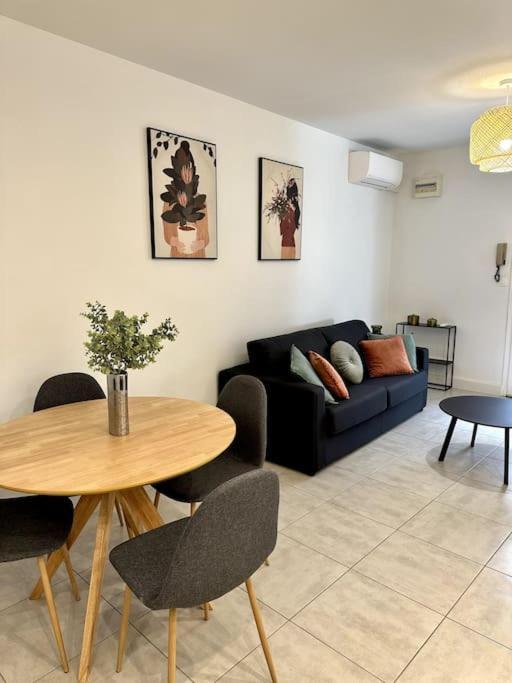 Le Nid Douillet Lägenhet Nîmes Exteriör bild